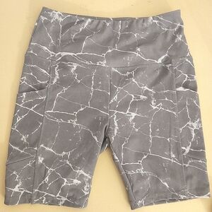 SARESA Gray and White Marble Print Shorts